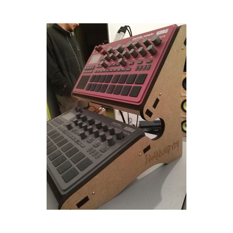 Stand 2 Korg Electribe Wood